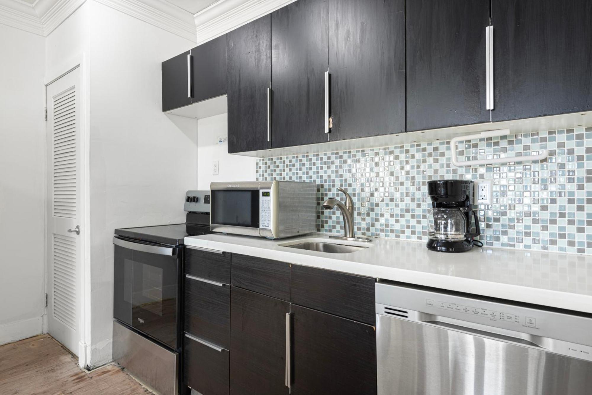 Ocean Drive Apartment Suites In Miami Beach Exterior photo
