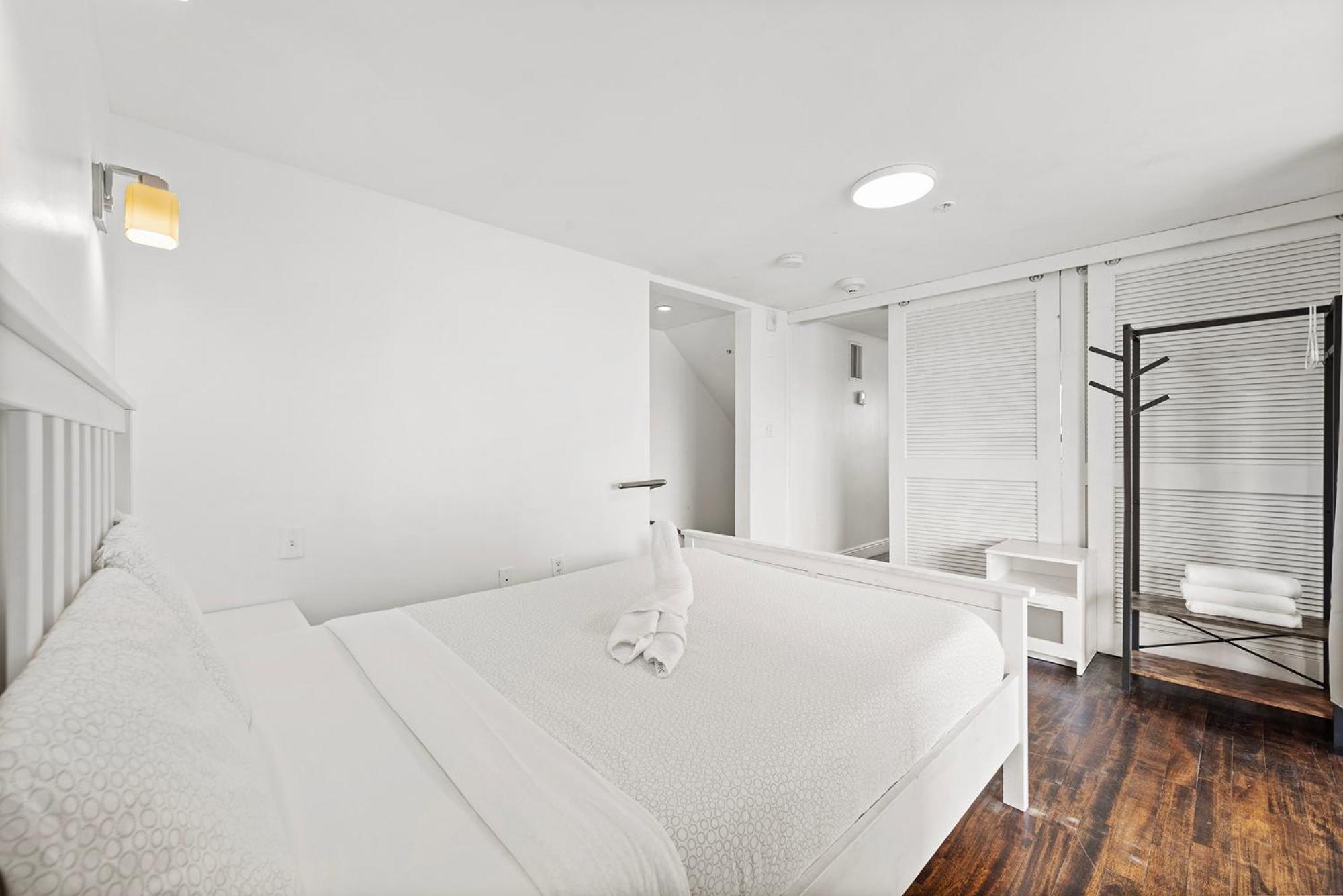 Ocean Drive Apartment Suites In Miami Beach Exterior photo